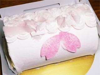 桜のロールケーキ（アマンド）