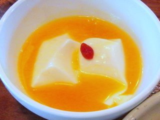 杏仁豆腐、マンゴーソース（チャイナボイジャー）