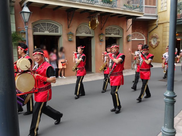 お祭りバンド（ディズニーランド）