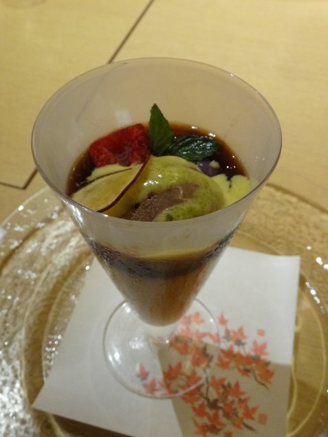 カボチャのムース、チョコレートアイス添え（花 Hana）