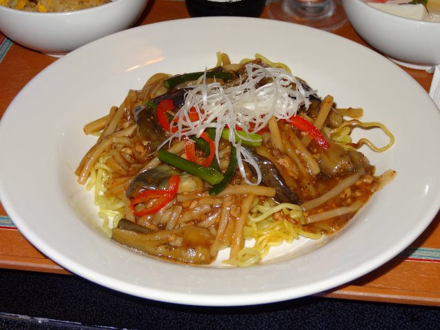 あんかけ焼きそば（ヴォルケイニア・レストラン）
