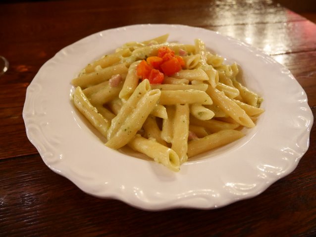 パンチェッタとクリームソースのペンネ（ザンビーニ･ブラザーズ･リストランテ）