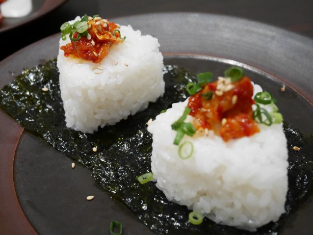 チャンジャおにぎり（焼肉トラジ）