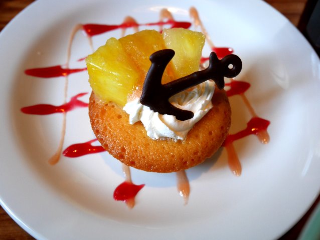 パイナップルのケーキ（チャイナボイジャー）