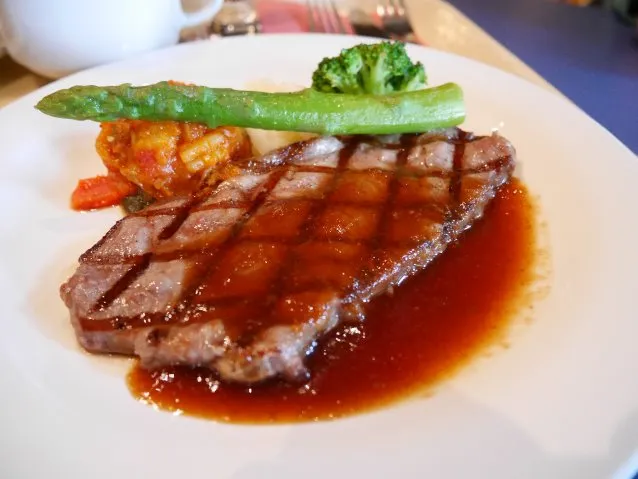 グリルドビーフ、和風ソース（ホライズンベイ・レストラン）