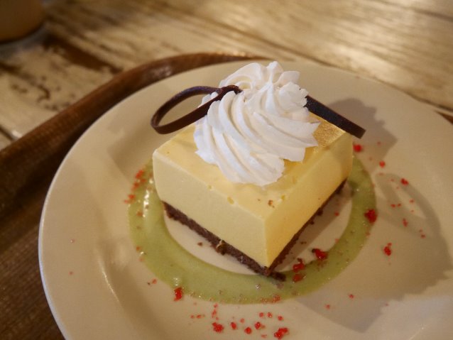 プルートムースケーキ（オレンジ）（ユカタン・ベースキャンプ・グリル）