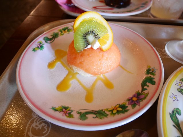 オレンジのムースケーキ（カフェ・ポルトフィーノ）