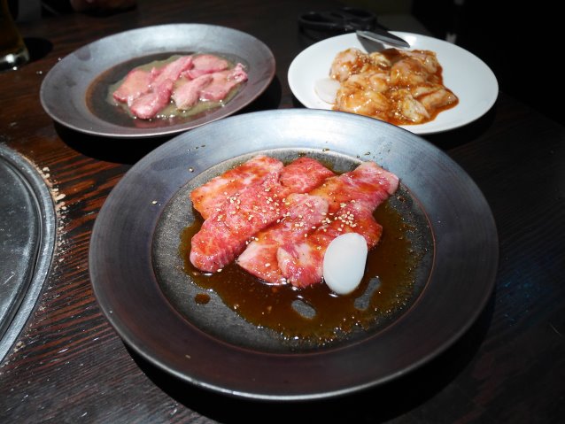 カルビ、タン、ホルモン（焼肉トラジ）
