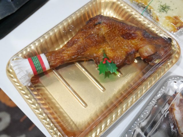 3種のハーブローストチキン（柿安ダイニング）