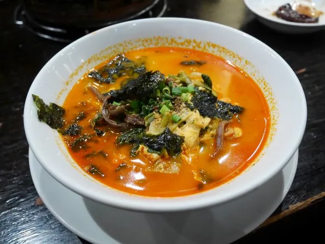 ユッケジャン麺（焼肉トラジ）