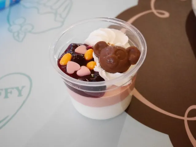 ヨーグルト＆ストロベリーのムース（ニューヨーク・デリ）