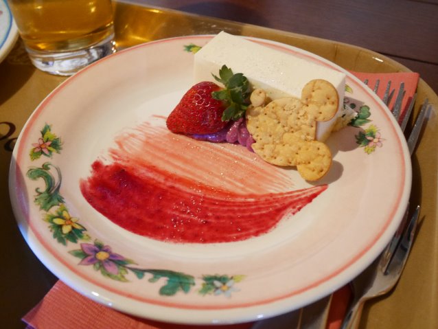 レアチーズムースケーキ（カフェ・ポルトフィーノ）