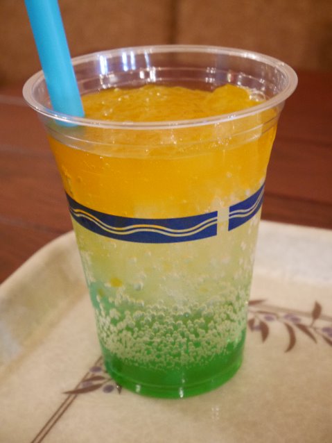 スパークリングカクテル（オレンジゼリー＆グリーンアップル風味）（ザンビーニ･ブラザーズ･リストランテ）