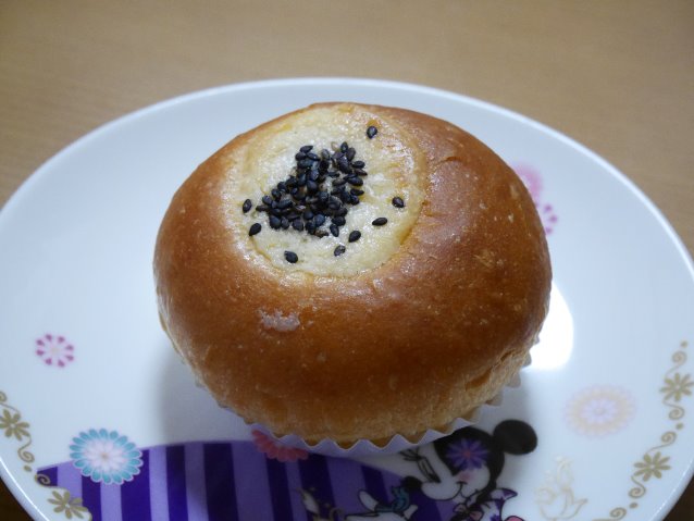 お芋餡のクリームパン（糀屋・喜多屋）