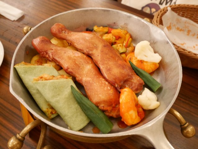 肉やトルティーヤのホットプレート（ホースシュー・ラウンドアップ）