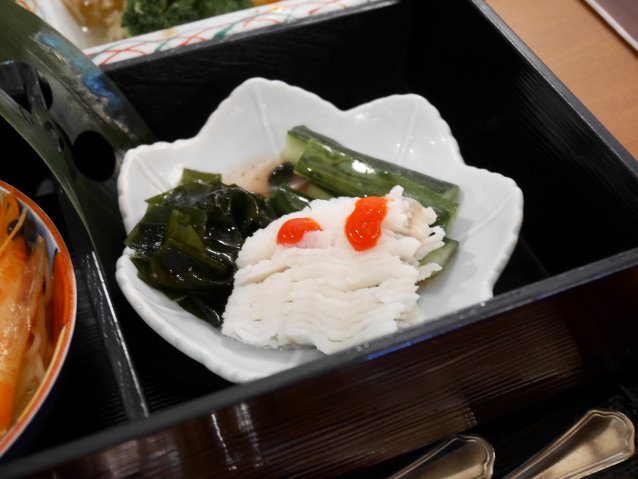 鱧の湯引き、梅肉ドレッシング（れすとらん北齋）