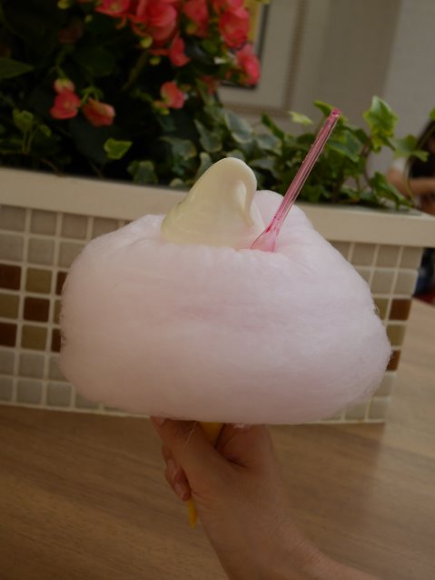 綿あめのソフトクリーム（コールドストーン エクスプレス）