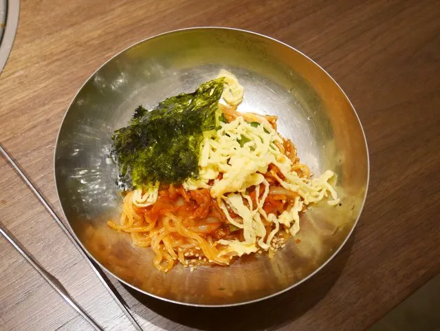 ピビン麺（焼肉トラジ）