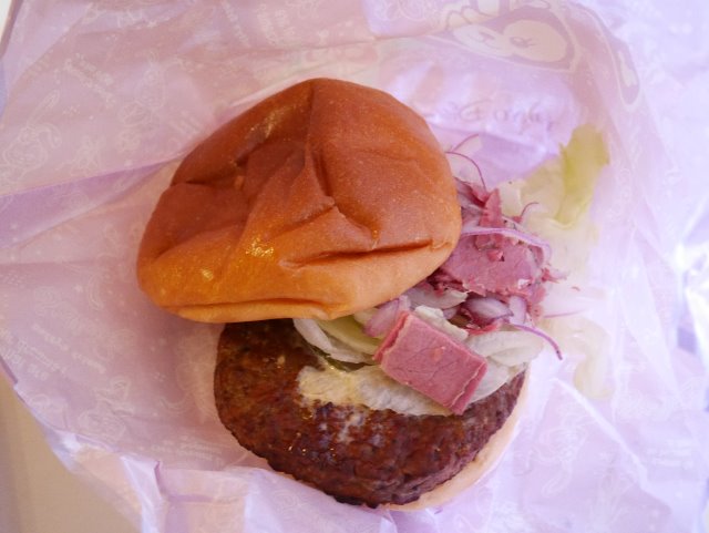パストラミ＆ビーフパティバーガー（ケープコッド・クックオフ）