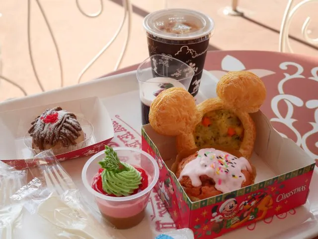 スペシャルセットとスーベニアデザート（スウィートハート・カフェ）