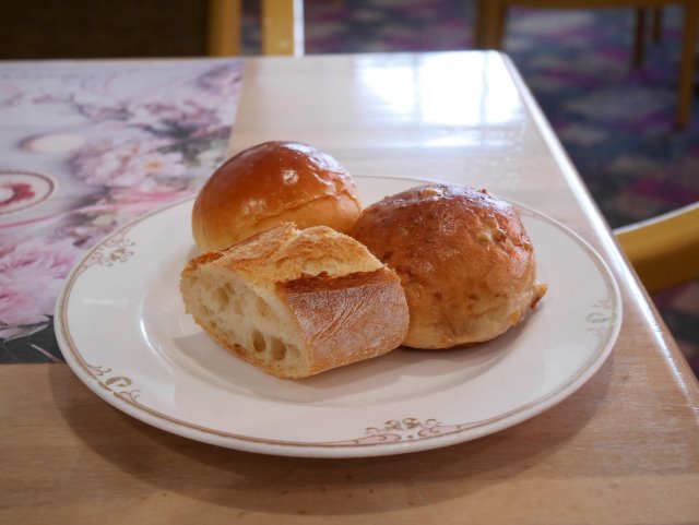パン（レストラン フォンタナ）
