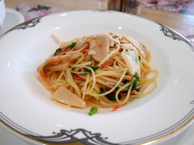 小海老と春野菜のパスタ（レストラン フォンタナ）