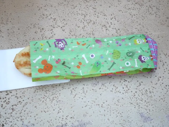 ハロウィーン･ボーンシェイプ・ナン（ミートソース）（トゥーントーン・トリート）