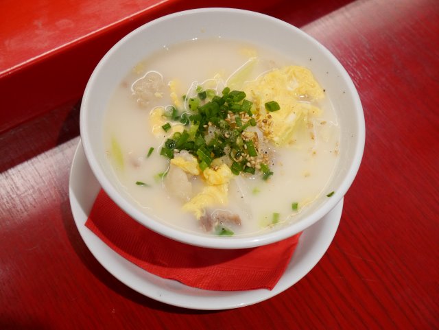 コムタンクッパ（焼肉トラジ）