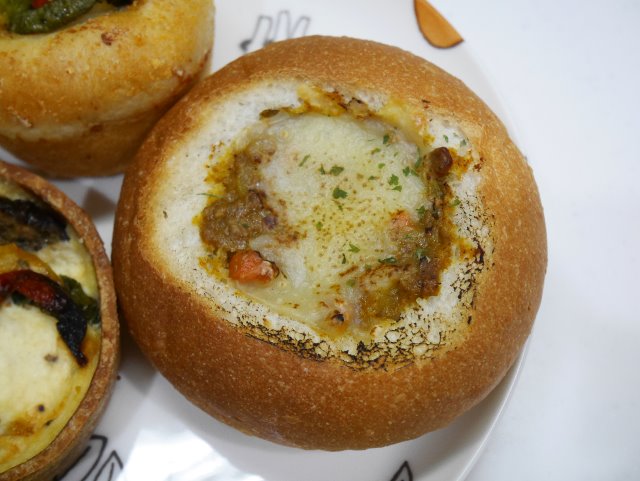 カレーパン（Café CHEZ MADU）