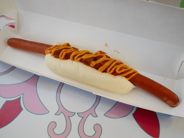 ロングソーセージドッグ（リフレッシュメントコーナー）
