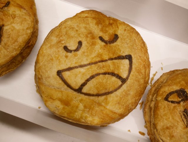 炭火焼合鴨のチーズソース（Pie face）