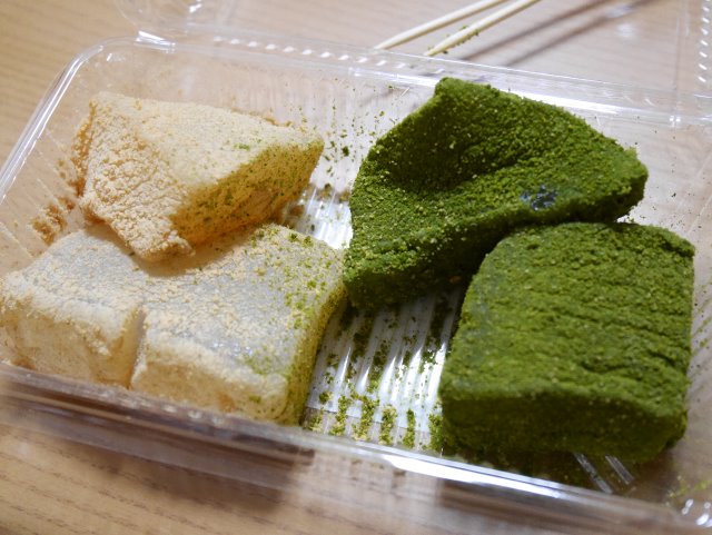 わらび餅 きな粉味と抹茶味（京都の物産展）