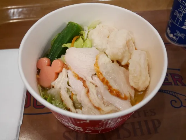 チキンと海老の冷やし麺（ドックサイドダイナー）