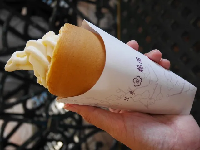 どら焼きソフトクリーム（浅草梅園）
