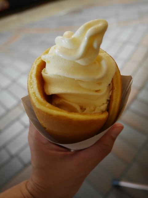 どら焼きソフトクリーム（浅草梅園）