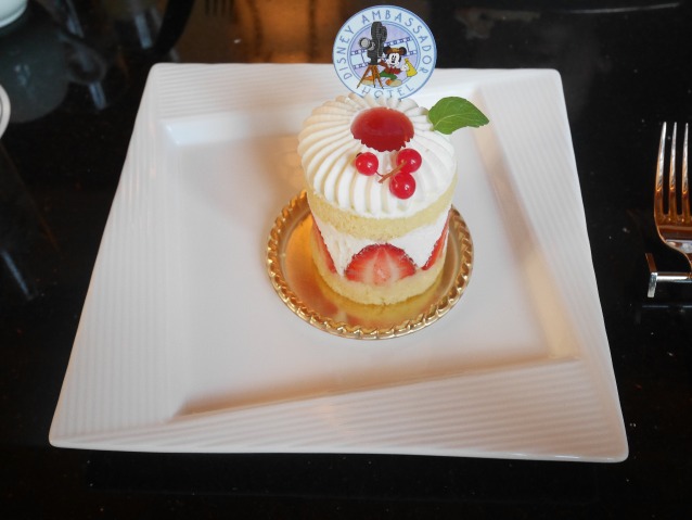 ストロベリーショートケーキ（ハイピリオン・ラウンジ）