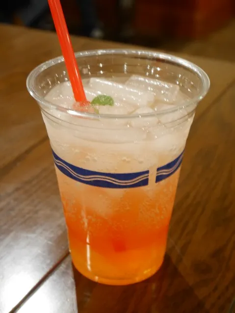 スパークリングカクテル （パッションフルーツリキュール＆レモン）（ケープコッド・クックオフ）