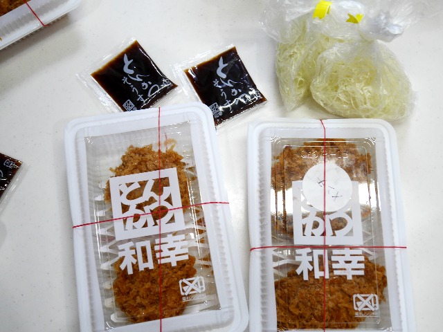 お持ち帰り弁当 梱包（とんかつ 和幸）