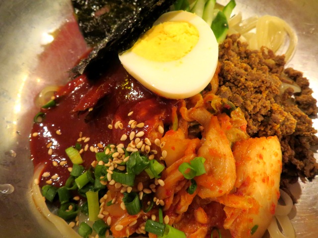 名物冷麺 アップ（焼肉トラジ）