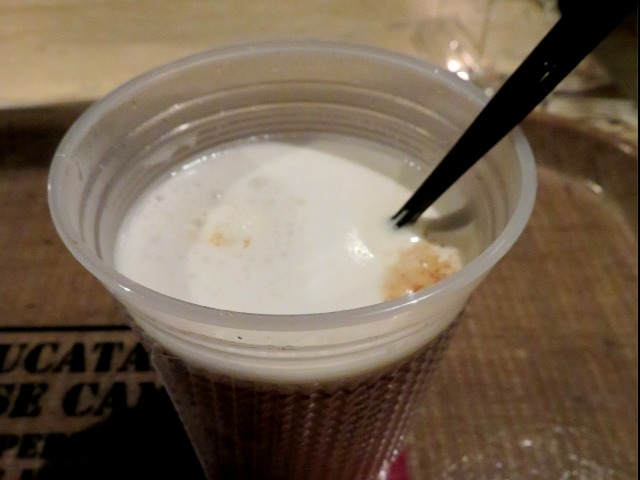 メイプル風味のホットアップルドリンク 上面（ユカタン・ベースキャンプ・グリル）