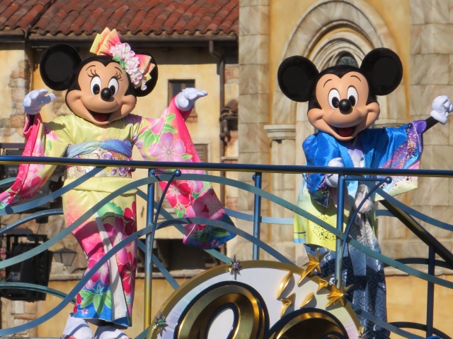 晴れ着のミッキーとミニー（東京ディズニーシーのお正月 2022）