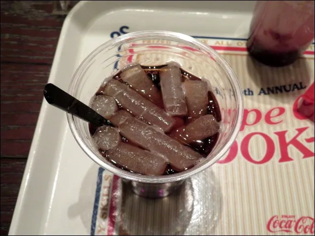 スパークリングカクテル（チェリーリキュール＆コーラ） 上面（ケープコッド・クックオフ）