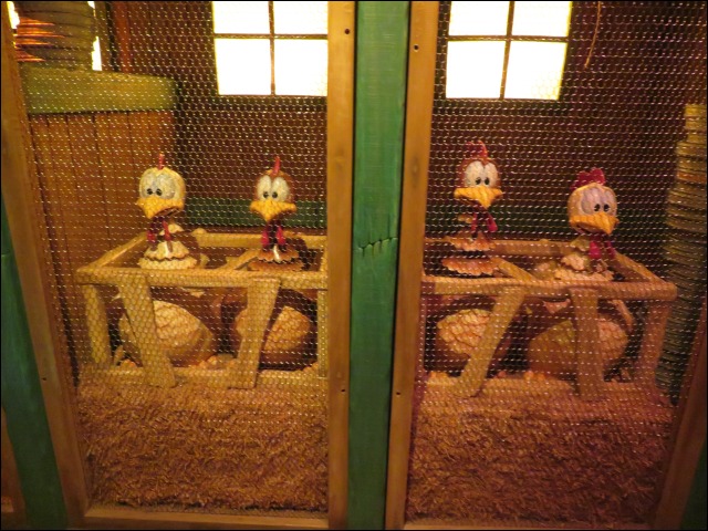 鶏の飼育小屋（ミッキーの家とミート・ミッキー）