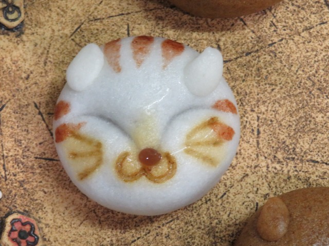 ねこ饅頭（あわ家惣兵衛）