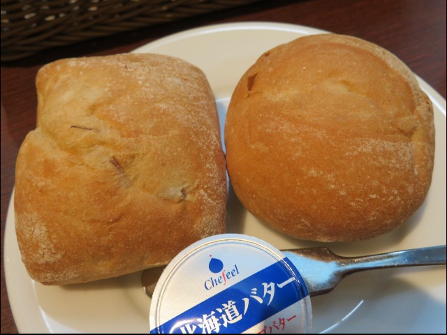 ステーキランチ 付け合わせのパン（ロティズ・ハウス）