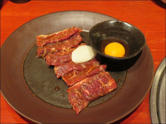 玉子付きハラミ（焼肉トラジ）