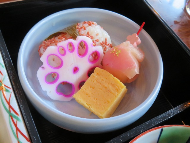 ピンクのごま寿司（レストラン櫻）