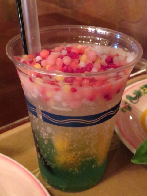 スパークリングカクテル（オレンジリキュール＆フローズンビーズ）（カフェ・ポルトフィーノ）