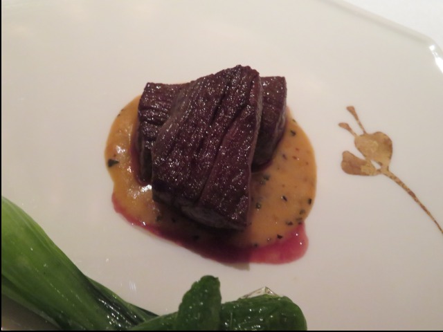 豚肉の黒胡麻ソース煮込み アップ（シルクロードガーデン）