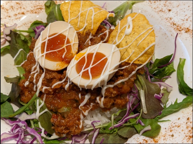 自家製スロッピージョーのタコライス アップ（ロティズ・ハウス）